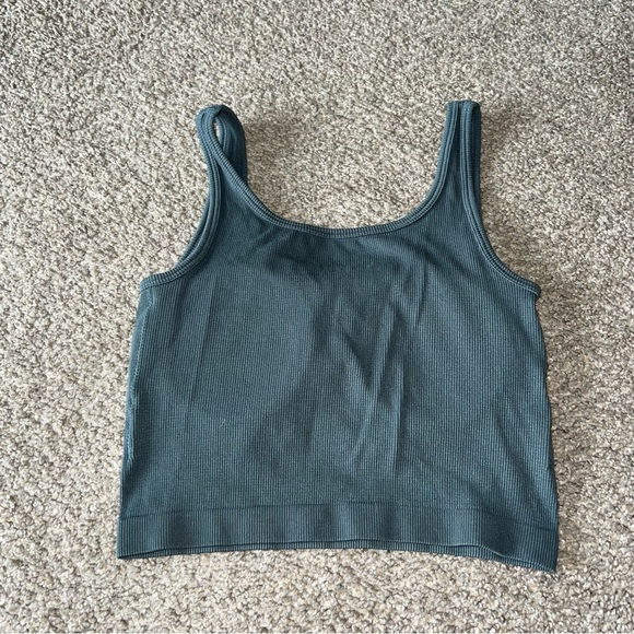 SOLD | NWOT! Pro Fit Seamless - Blue Cropped Tank Top - Medium - Picture 2 of 3